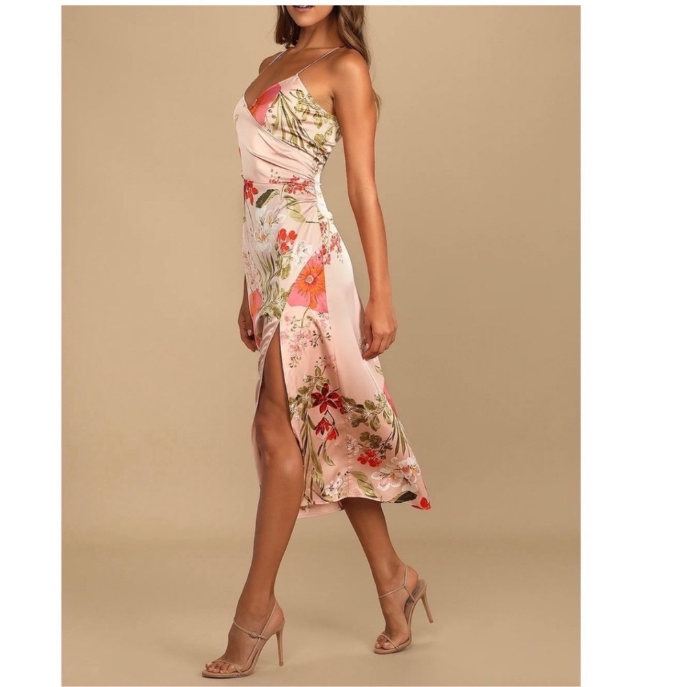 NWT Lulus Remarkable
Entrance Pink Floral Print Satin
Midi Dress Small - Picture 2 of 4